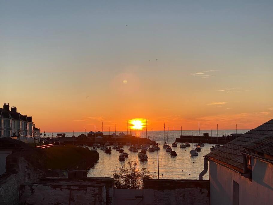 Aberaeron Island House - Panoramic Harbour Views Βίλα Εξωτερικό φωτογραφία